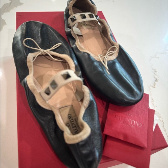 Valentino Black Rockstud Ballerina Flats - Picture 4 of 12